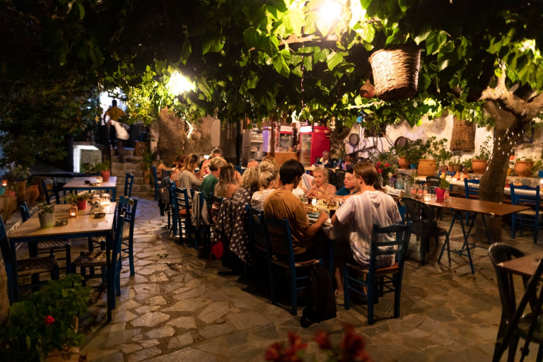 Cidades Pequenas com Grandes Sabores: Restaurantes Rurais que Valem a Viagem